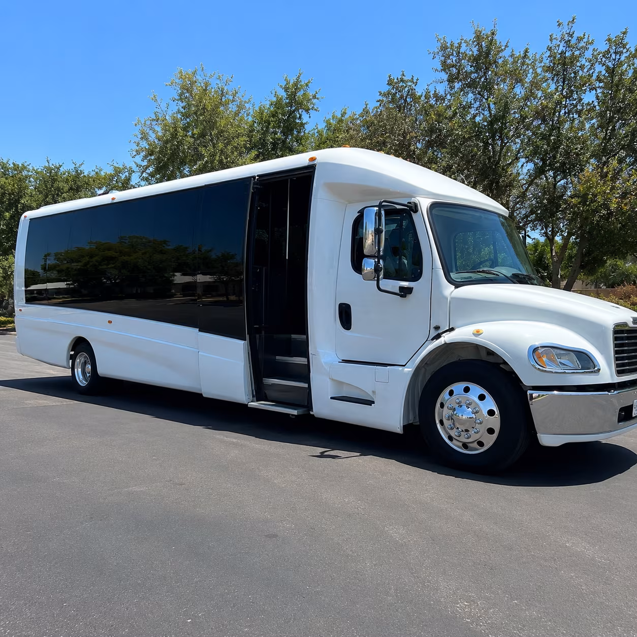 bar crawl and night out buses across sterling heights and utica