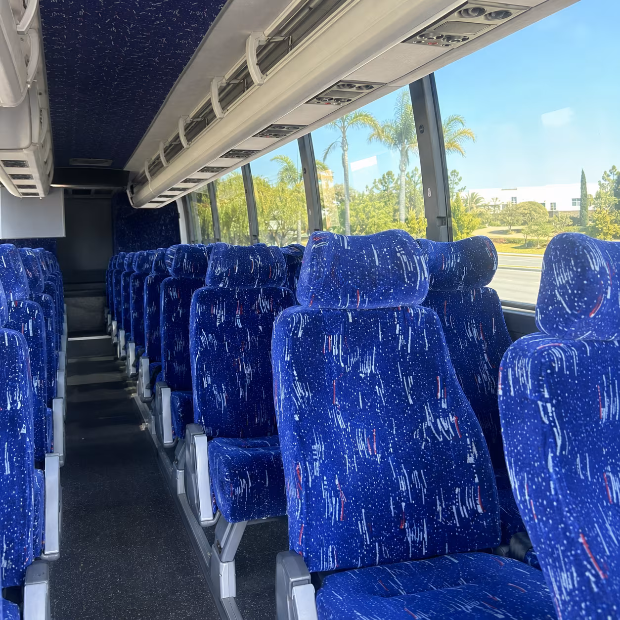 charter bus shuttle transfers to detroit metropolitan wayne county airport dtw