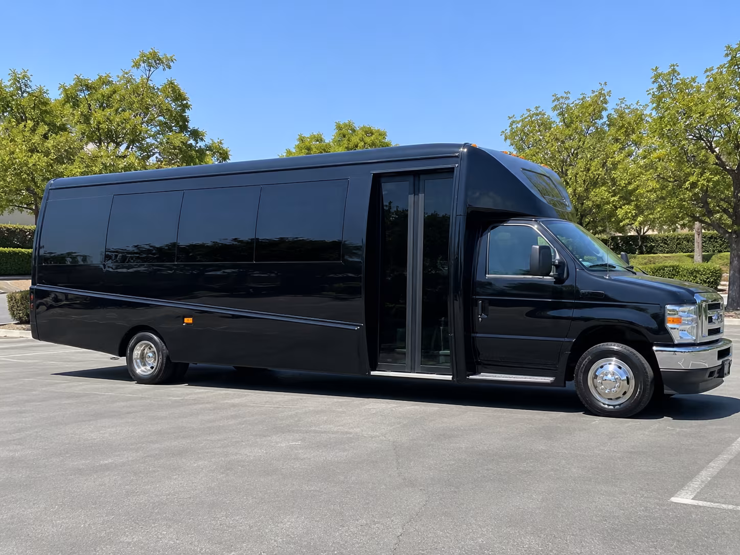 charter buses for large sterling heights prom groups and school coordinated trips