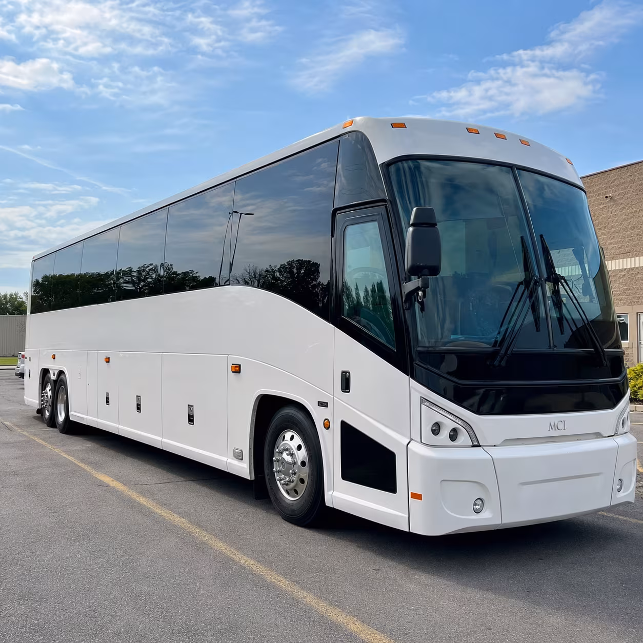 employee shuttle buses from sterling heights to detroit and the surrounding metro
