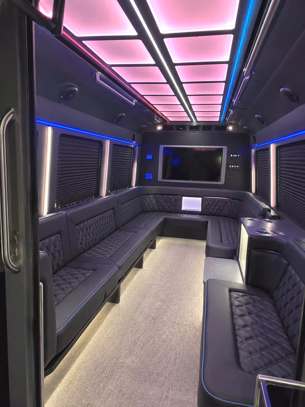motorcity casino hotel greektown casino detroit party bus rental